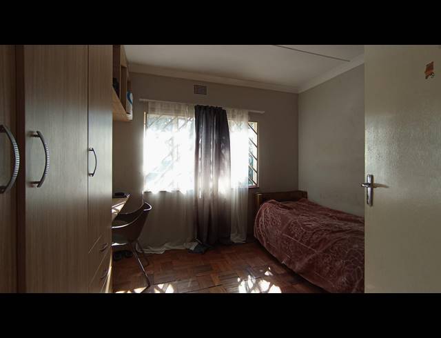 3 BEDROOM FREEHOLD FOR SALE IN SILVERTON